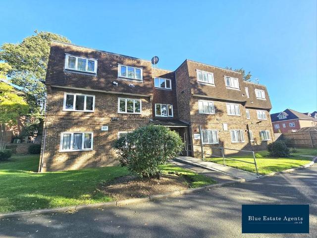 Flat for rent in London Borough of Hounslow, Heston