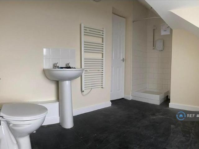 Flat for rent in South Lackenby, Lazenby