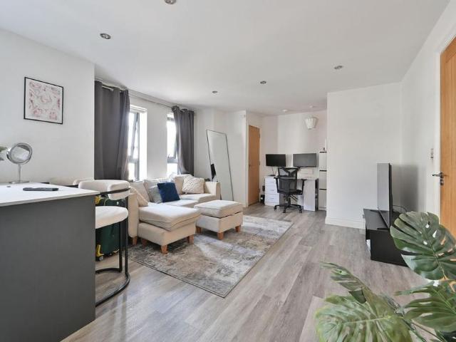 Apartment for rent in North Watford, Hertfordshire