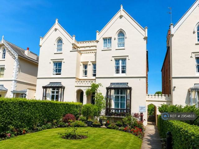 Flat for rent in Sydenham, Green Close