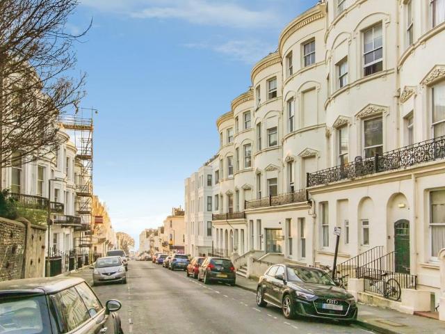 Flat for rent in Brunswick, Brighton & Hove