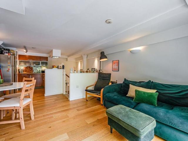 Apartment for rent in London Borough of Merton, Greater London