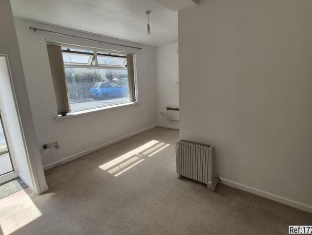 Apartment for rent in Llanharan, Wales