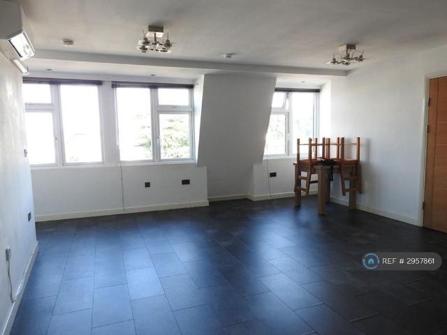 Apartment for rent in London Borough of Croydon, Greater London