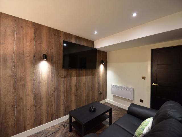 Flat for rent in Hyde Park, West Yorkshire