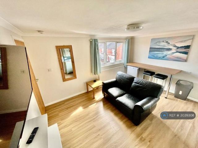 Apartment for rent in Old Town, Swindon