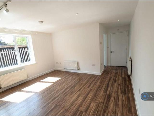 Apartment for rent in Midanbury, City Of Southampton