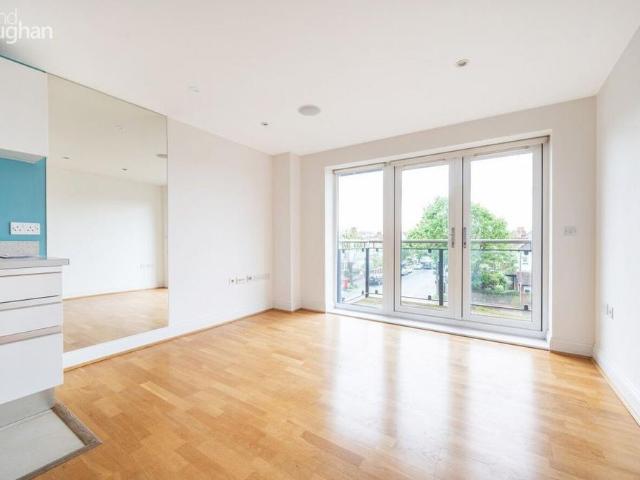 Apartment for rent in Aldrington