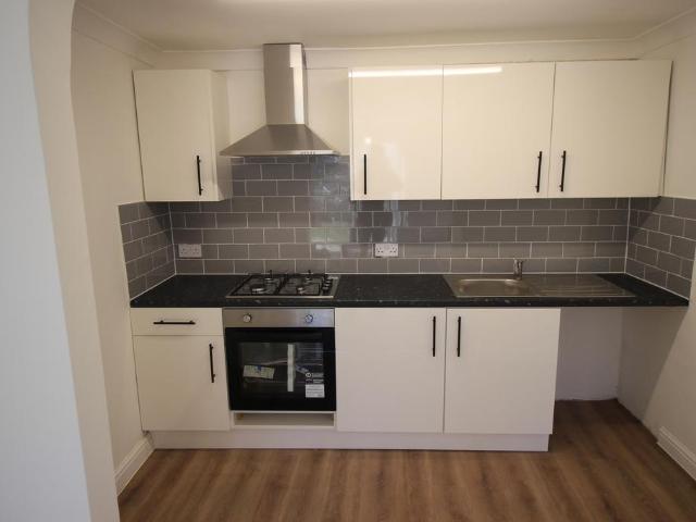 Flat for rent in Lower Halliford, Surrey