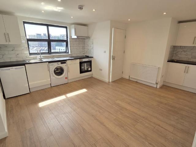 Flat for rent in Cricklewood, Greater London