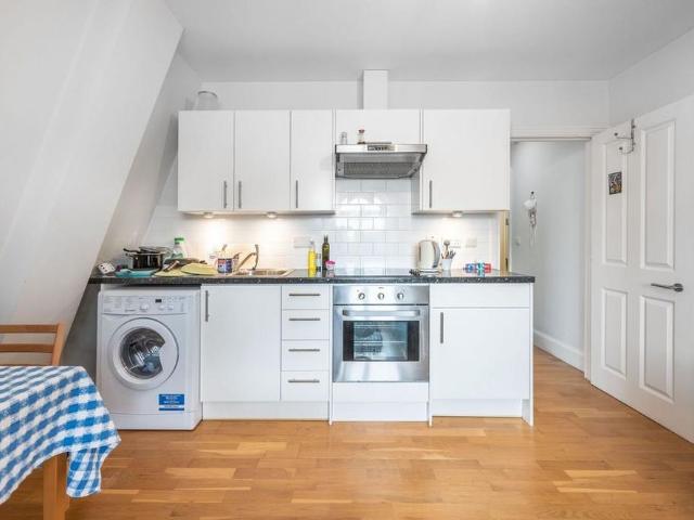 Apartment for rent in Belsize Park, Greater London