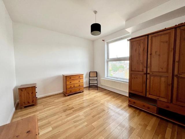 Apartment for rent in Holloway, Cat Hill