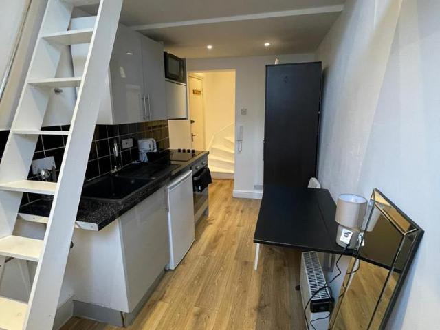 Flat for rent in Earl's Court, Greater London