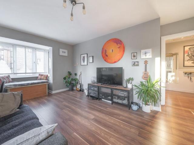 Flat for rent in Bromley, Shortlands