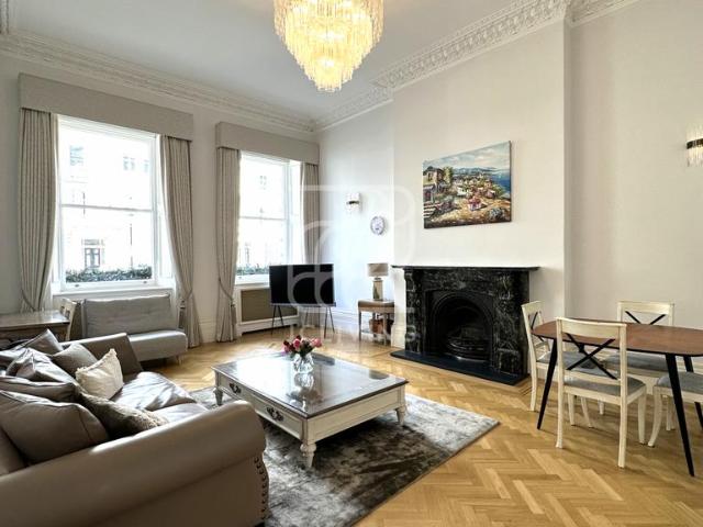 Flat for rent in South Kensington, Greater London