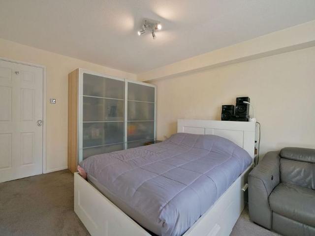 Apartment for rent in Wealdstone, Greater London