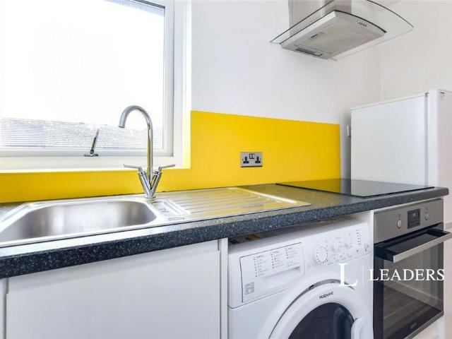 Apartment for rent in Throop, Bournemouth