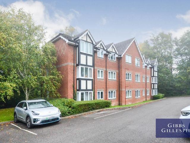 Flat for rent in Pouchen End, Hertfordshire