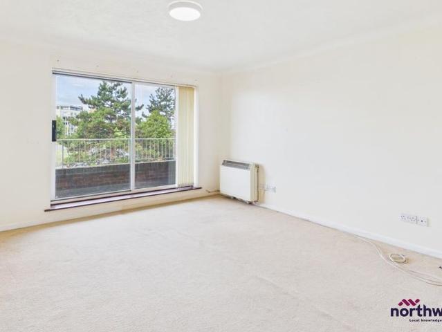 Apartment for rent in St Anthony's Hill, Eastbourne