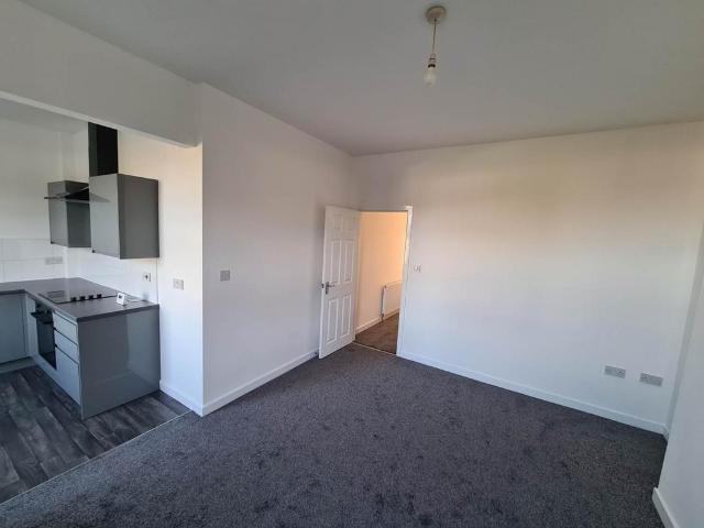 Flat for rent in Lower Irlam, Salford