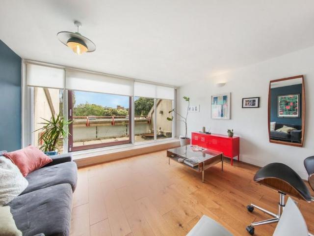 Apartment for rent in Alexandra Road Estate, Greater London