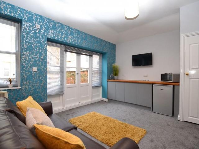 House for rent in Ewens Farm, Golden Valley