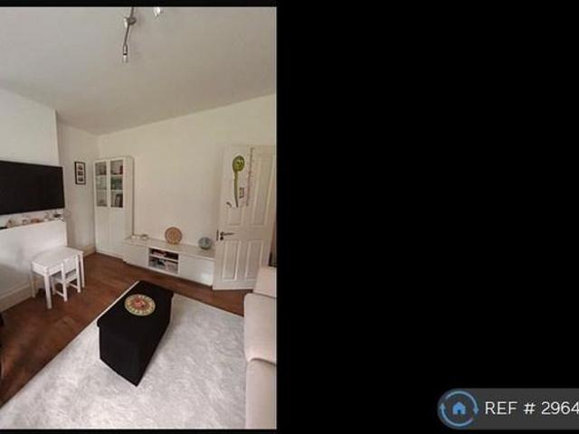 Apartment for rent in Roehampton, Greater London