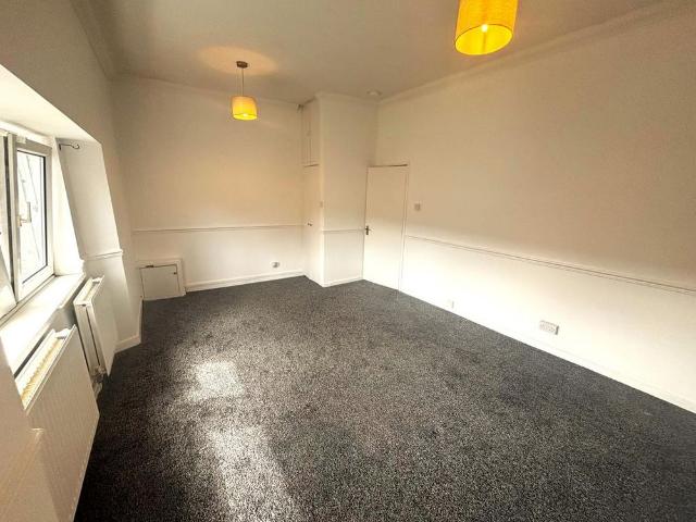 Apartment for rent in Nangreaves, Wales