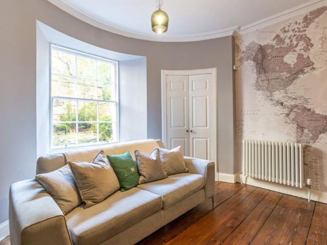 Apartment for rent in Gayfield, Broughton