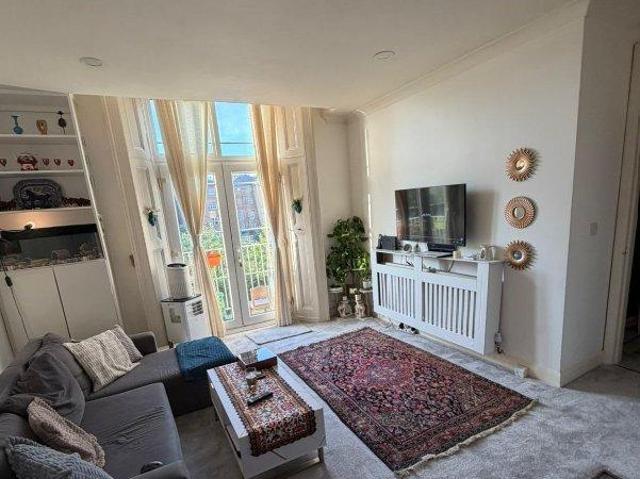 Apartment for rent in Swiss Cottage, Greater London