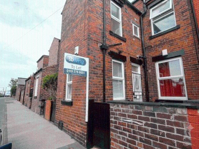 Flat for rent in Armley, West Yorkshire
