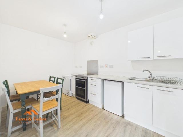 Flat for rent in Burnley Wood, Burnley