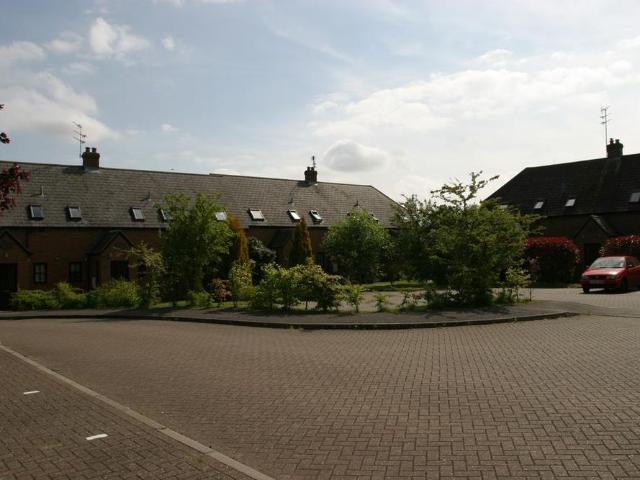 Apartment for rent in Stone with Bishopstone and Hartwell, Stone