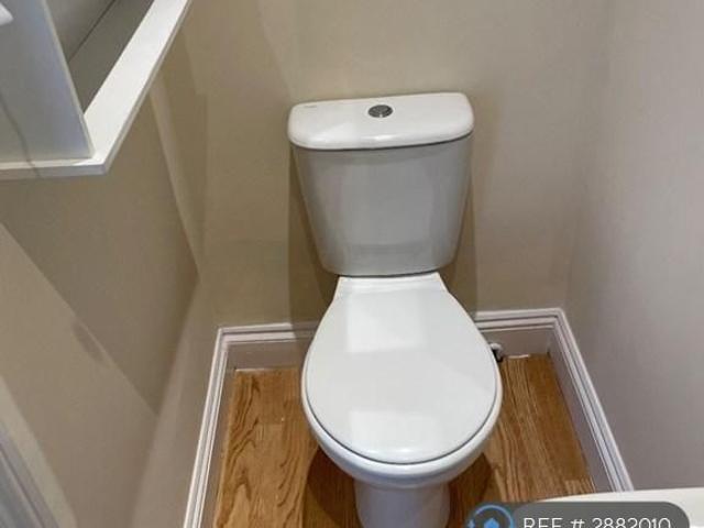 Apartment for rent in Broadwater Down, Sandown Park