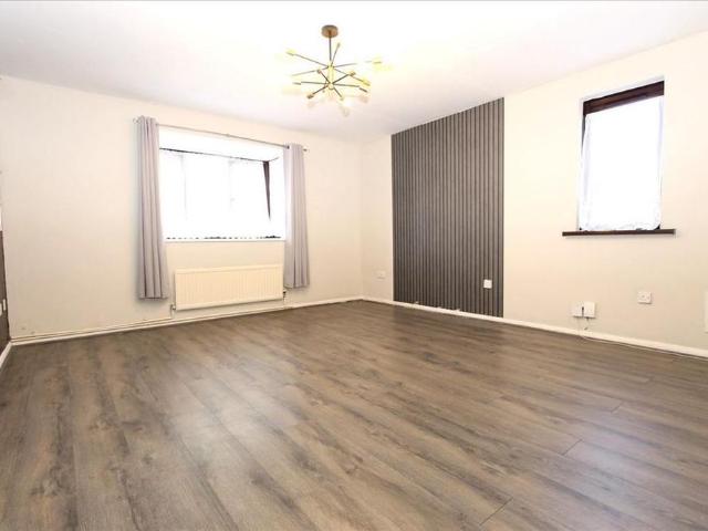 Apartment for rent in Edmonton, Greater London