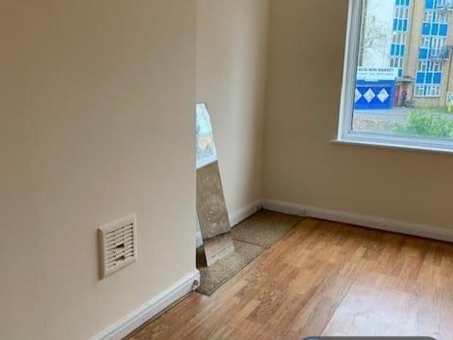 Apartment for rent in Scotch Estate, Hornsey