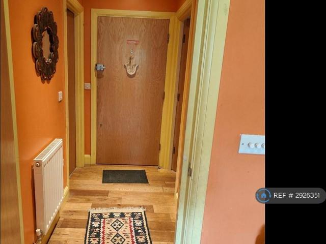 Flat for rent in London Borough of Merton, Greater London