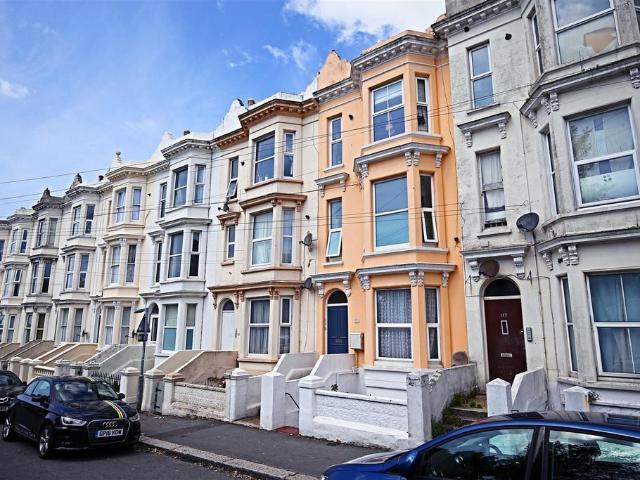 Flat for rent in West Hill, Guestling Green