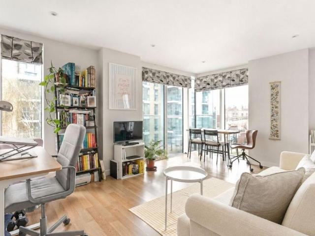 Apartment for rent in Stamford Hill, Greater London