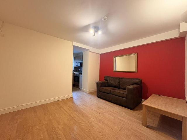 Apartment for rent in Plasnewydd, Falcon Lodge