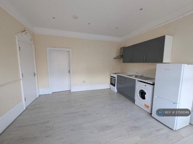 Apartment for rent in Palmers Green, Greater London