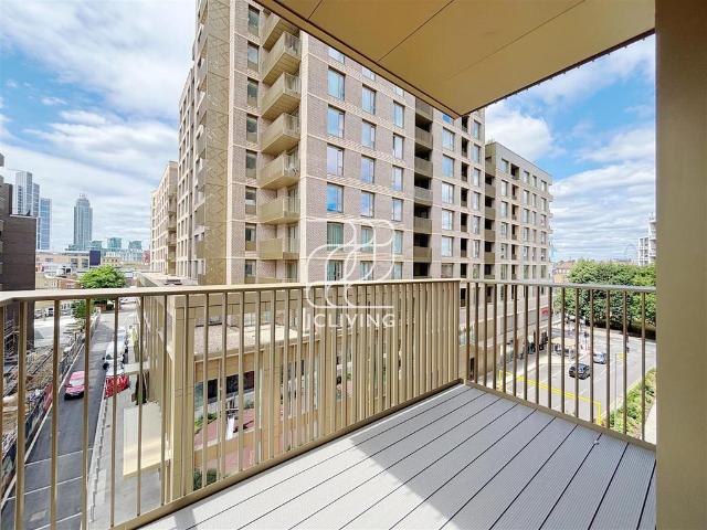 Flat for rent in Oval, Greater London