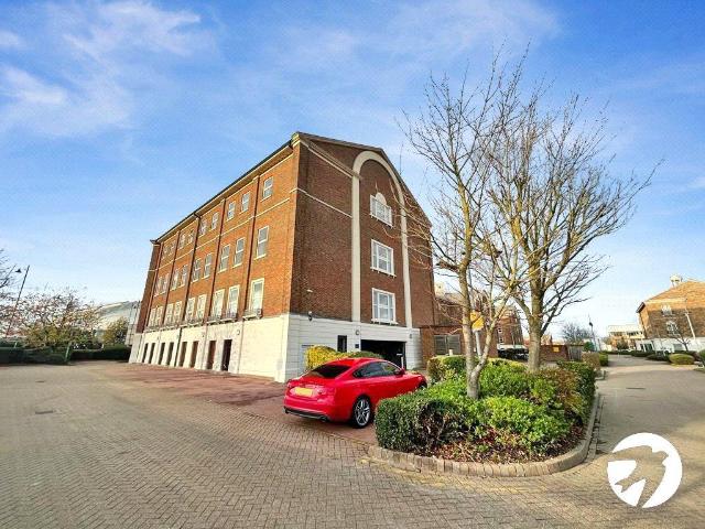 Flat for rent in Brompton, Gillingham