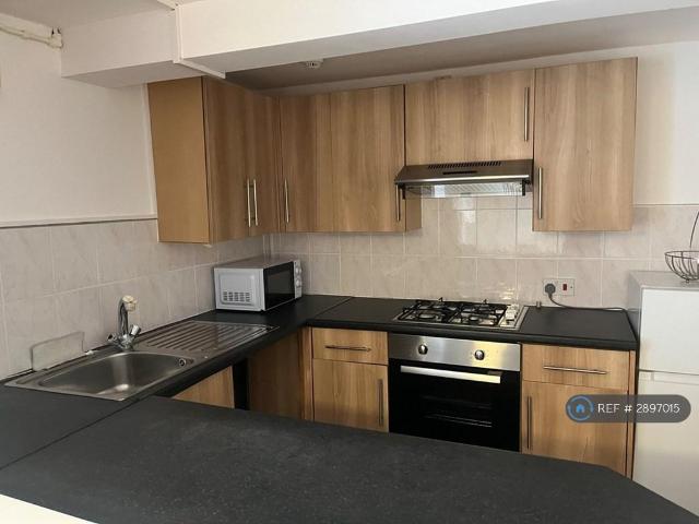 Flat for rent in Stow Hill, Wales