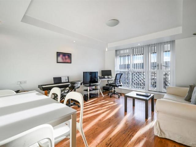 Flat for rent in London Borough of Merton, Greater London