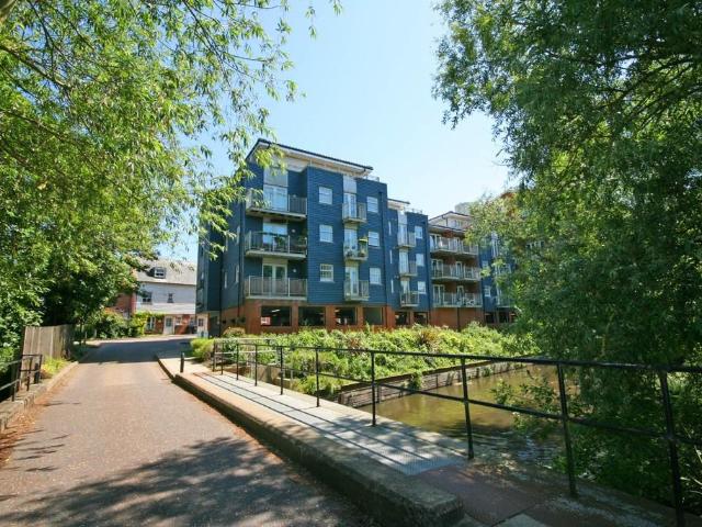 Flat for rent in Barracks, The Bridge