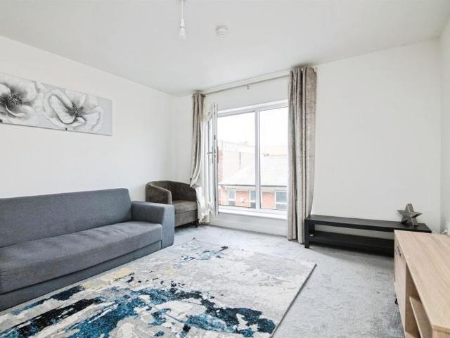 Apartment for rent in The Cronehills, West Bromwich