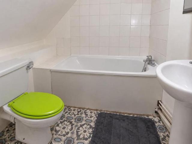 Apartment for rent in Royal Borough of Kingston upon Thames, Greater London