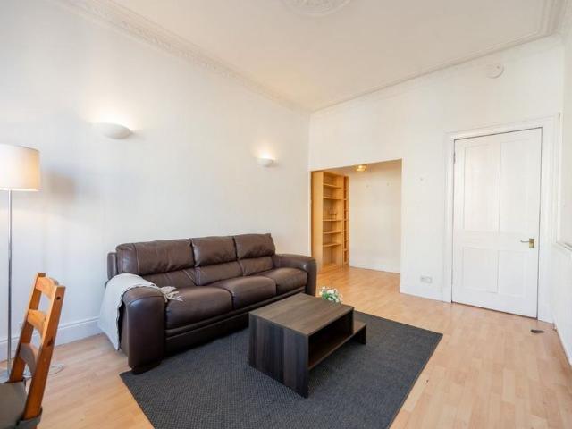 Apartment for rent in Shawmoss, Glasgow