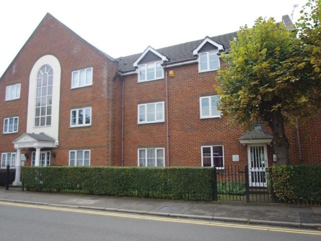 Flat for rent in Holywell Estate, North Watford